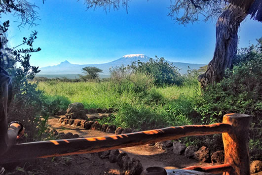 You are currently viewing 4 Days & 3 Nights Tsavo East, Tsavo West & Amboseli Road Safari